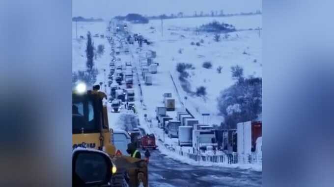 Затор на трассе М-4 в Ростовской области сократился до 30 километров